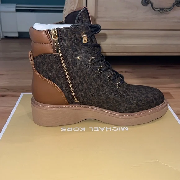 Michael Kors Trudy Bootie - Picture 5 of 10